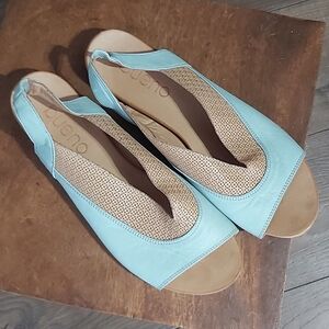 Bueno Kits peeptoe slingback sandal